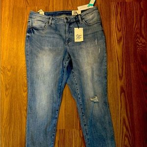 Cosmic Blue! 16W! Distressed women’s jeans!